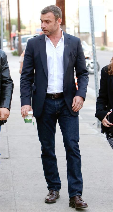 dress like ray donovan